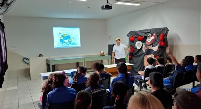 Prefeitura promove conscientização sobre uso da água nas escolas