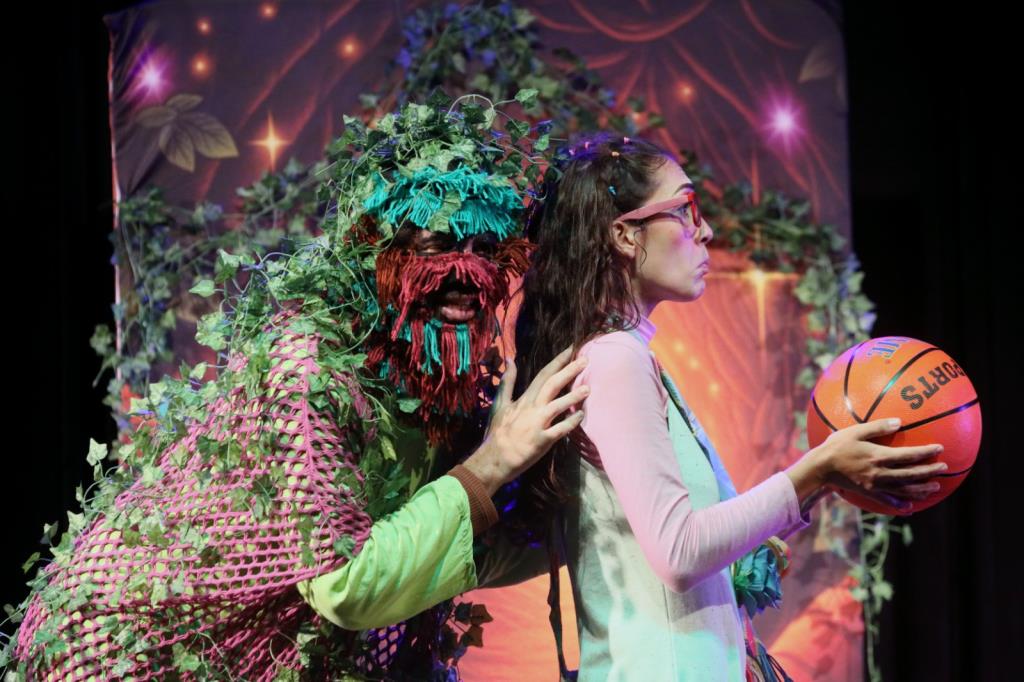 Programação gratuita com espetáculos, cinema e formação artística fará parte do Abril Cultural em Jales.