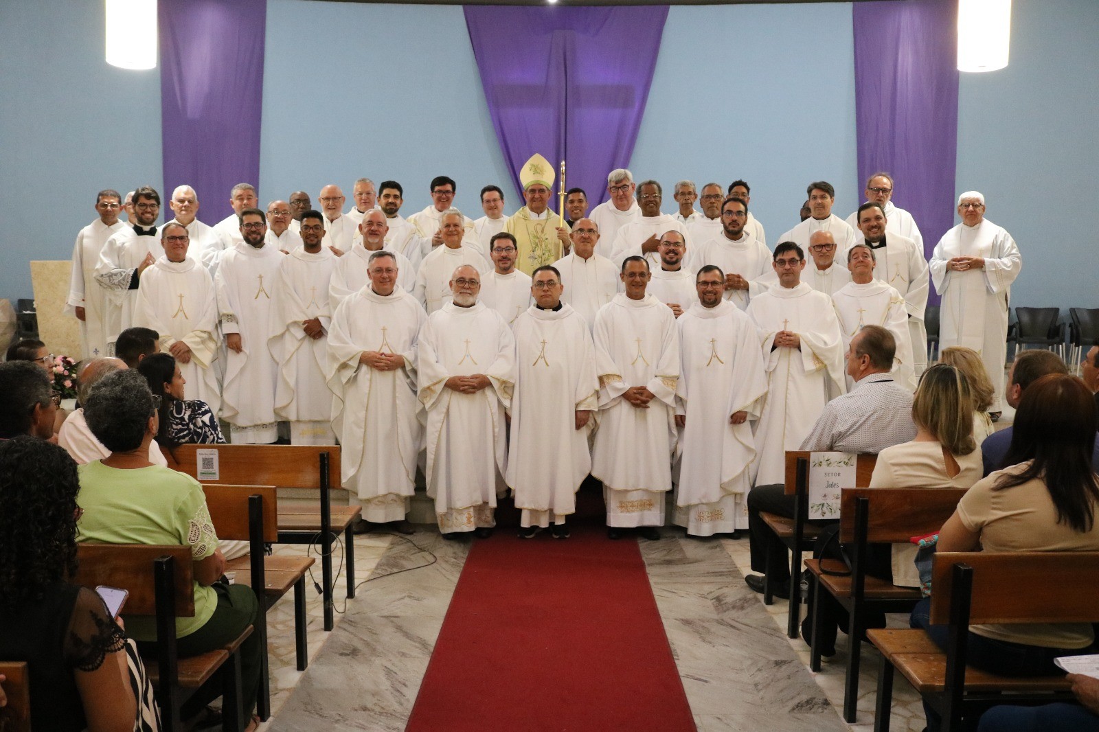 Missa dos Santos Óleos reafirma unidade diocesana na Catedral de Jales