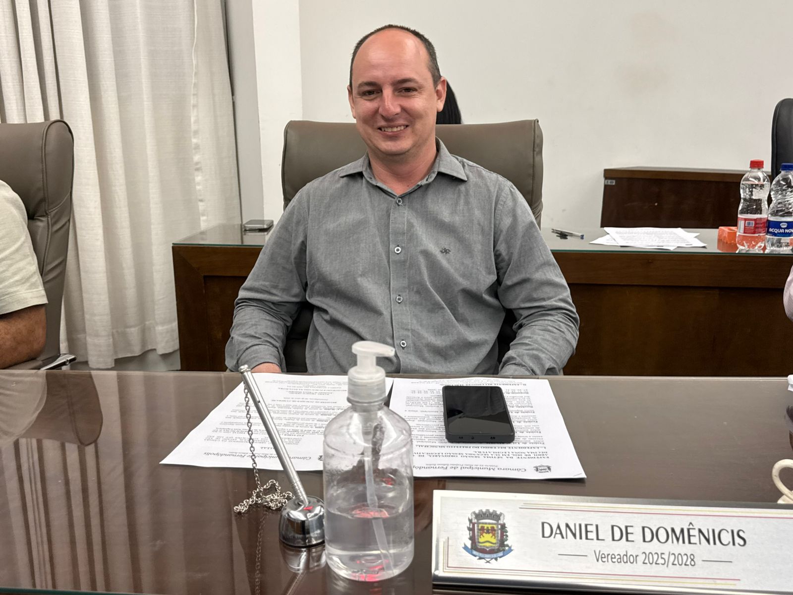 Vereador  questiona possível uso de ônibus público para benefício de uma única empresa privada..