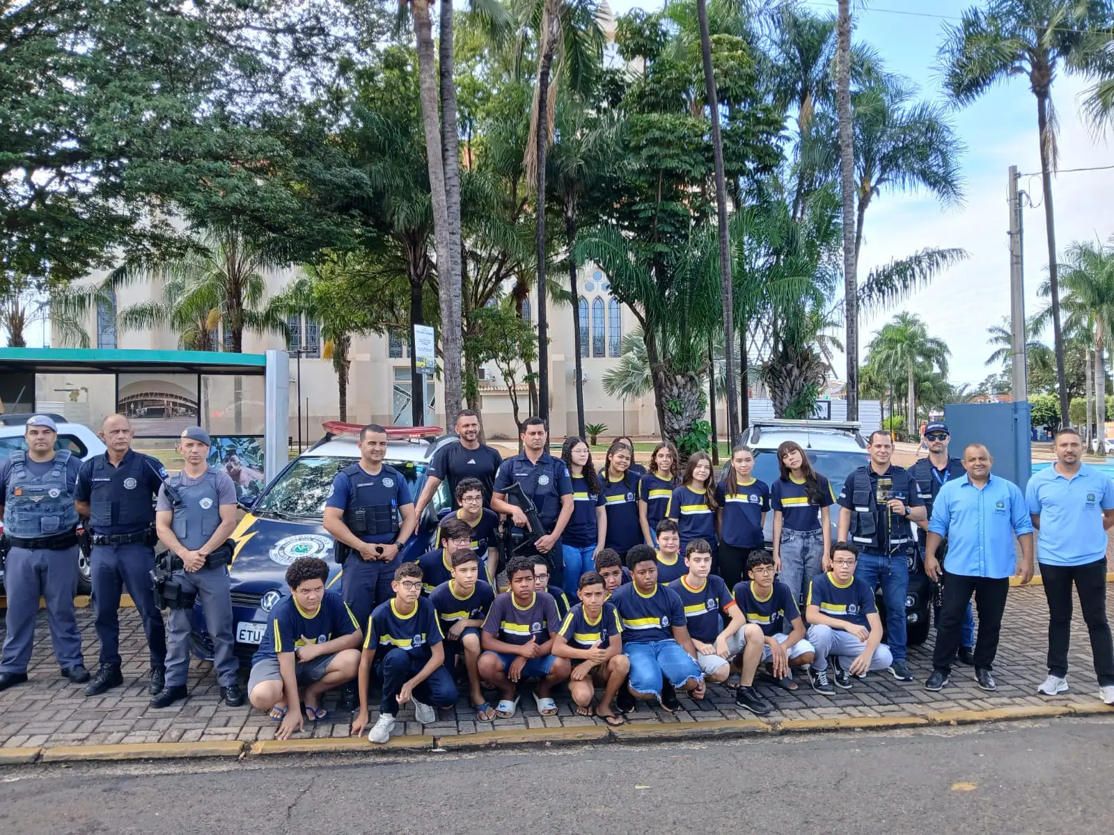 Blitz educativa reforça a importância de um trânsito consciente em Santa Fé do Sul