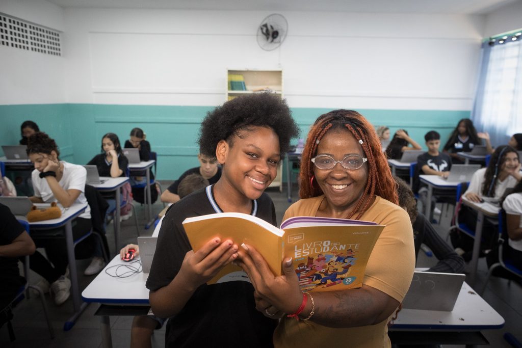 SP dobra bônus da educação, atinge R$ 1 bi e faz maior pagamento em 10 anos