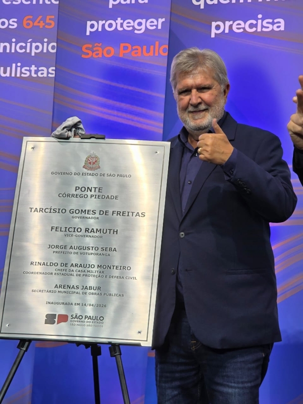 Prefeito Jorge Seba participa de ato com Governador e descerra placa inaugural da Ponte sobre o Córrego Piedade