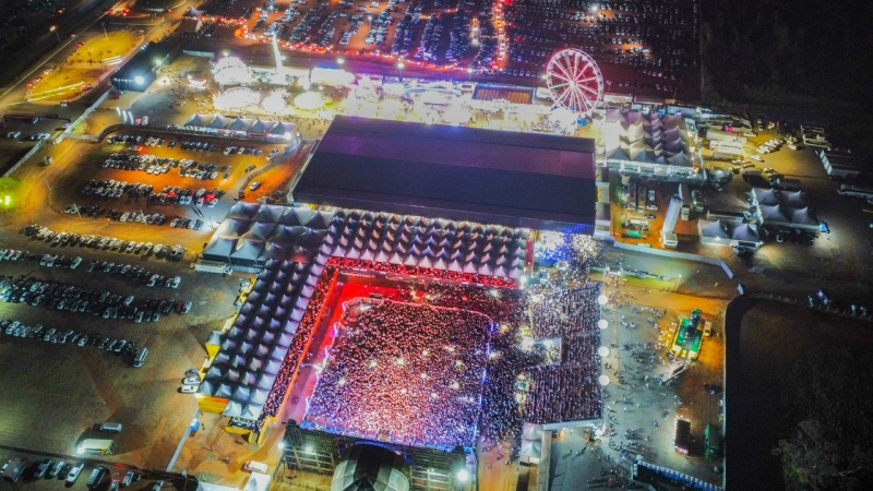 Votu International Rodeo: montagem de megaestrutura para shows de Luan Santana, Alok e Leonardo mobiliza cerca de 350 profissionais  