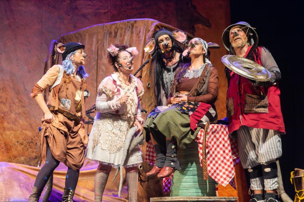 Escola Livre de Teatro de Jales promove intensa programação cultural no mês de maio