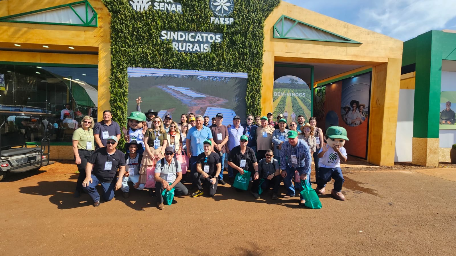 Sebrae-SP mobiliza mais de 200 produtores rurais do Noroeste Paulista em missão à Agrishow