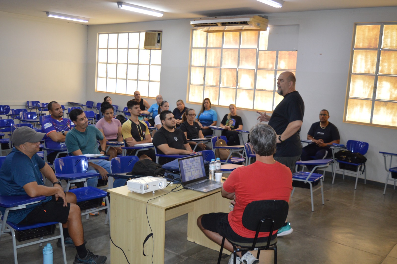 Técnicos de vôlei de Fernandópolis fazem capacitação com campeão da Liga Nacional