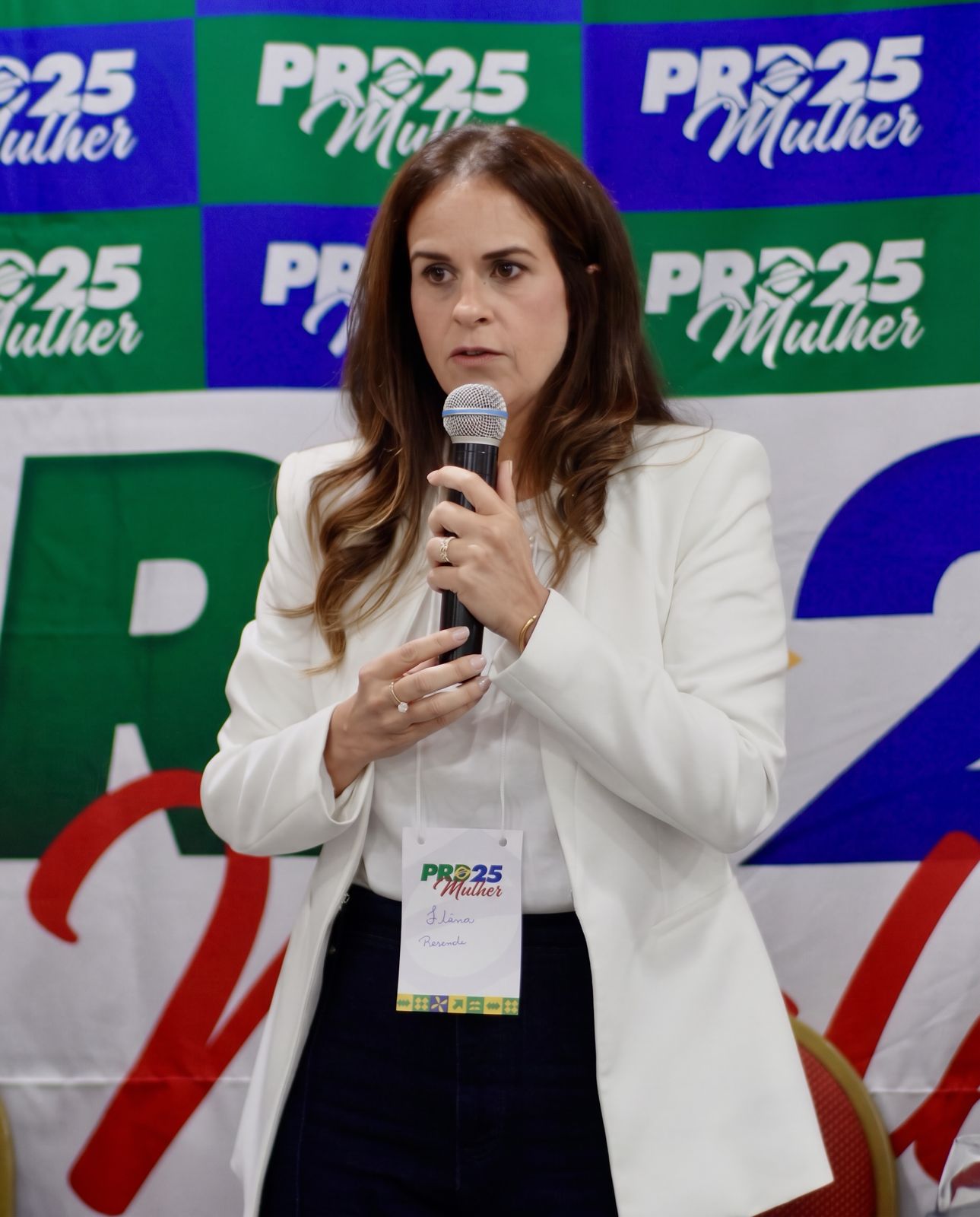 Flávia Resende lança pré-candidatura a deputada estadual 