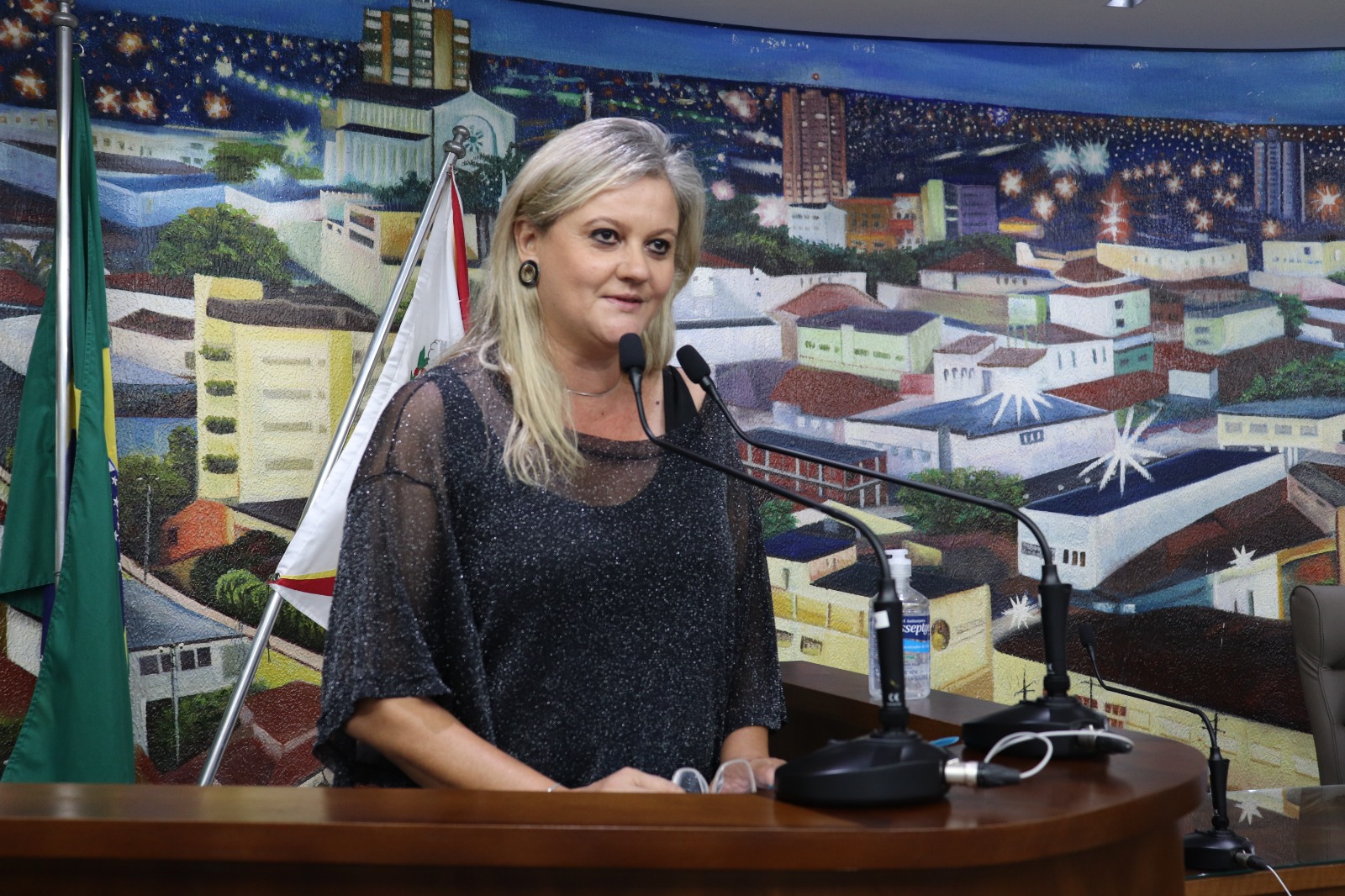 Janaina Andrade Alves é a homenageada do vereador Baroni