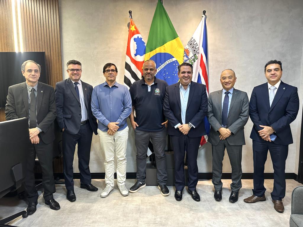 Prefeito Luis Henrique recebe visita de representantes do Tribunal Regional Eleitoral de São Paulo (TRE-SP)