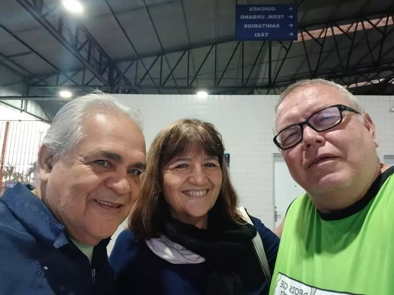 Poetas da região representam a cultura local em congresso nacional na Praia Grande