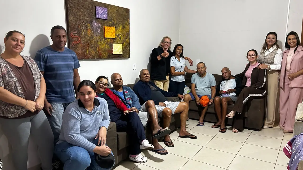 Fundo Social realiza Corte de Cabelo Solidário para moradores da Residência Terapêutica de Santa Fé do Sul