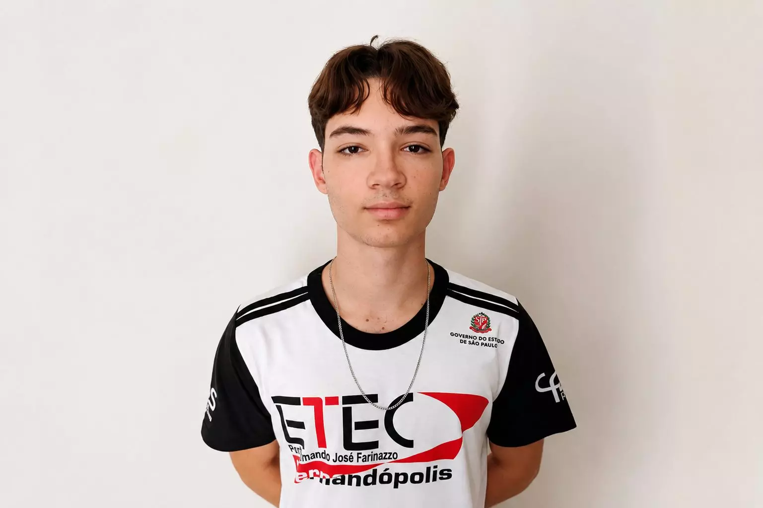 De Fernandópolis para o mundo: estudante de 17 anos disputa o mundial de biologia na Lituânia