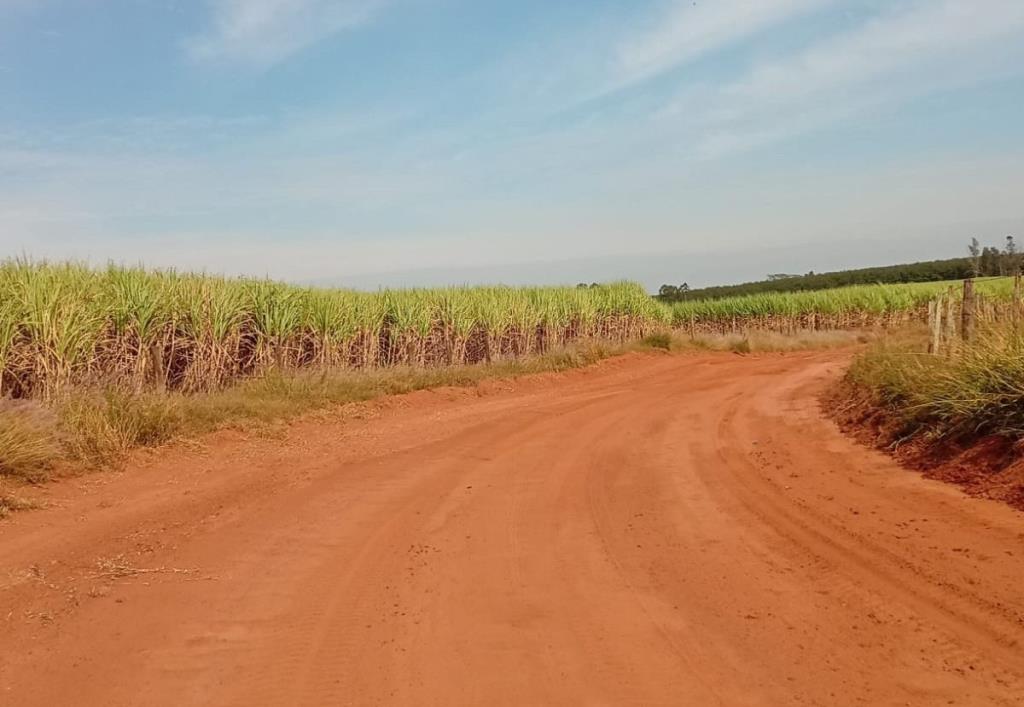 Prefeitura realiza patrolamento e manutenção de estradas rurais