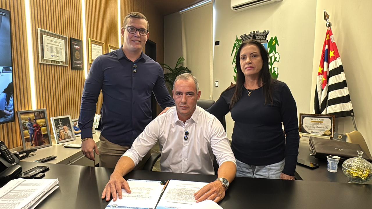 Rodrigo Marcomini assume Prefeitura de Macedônia após afastamento de Reginaldo Marcomini