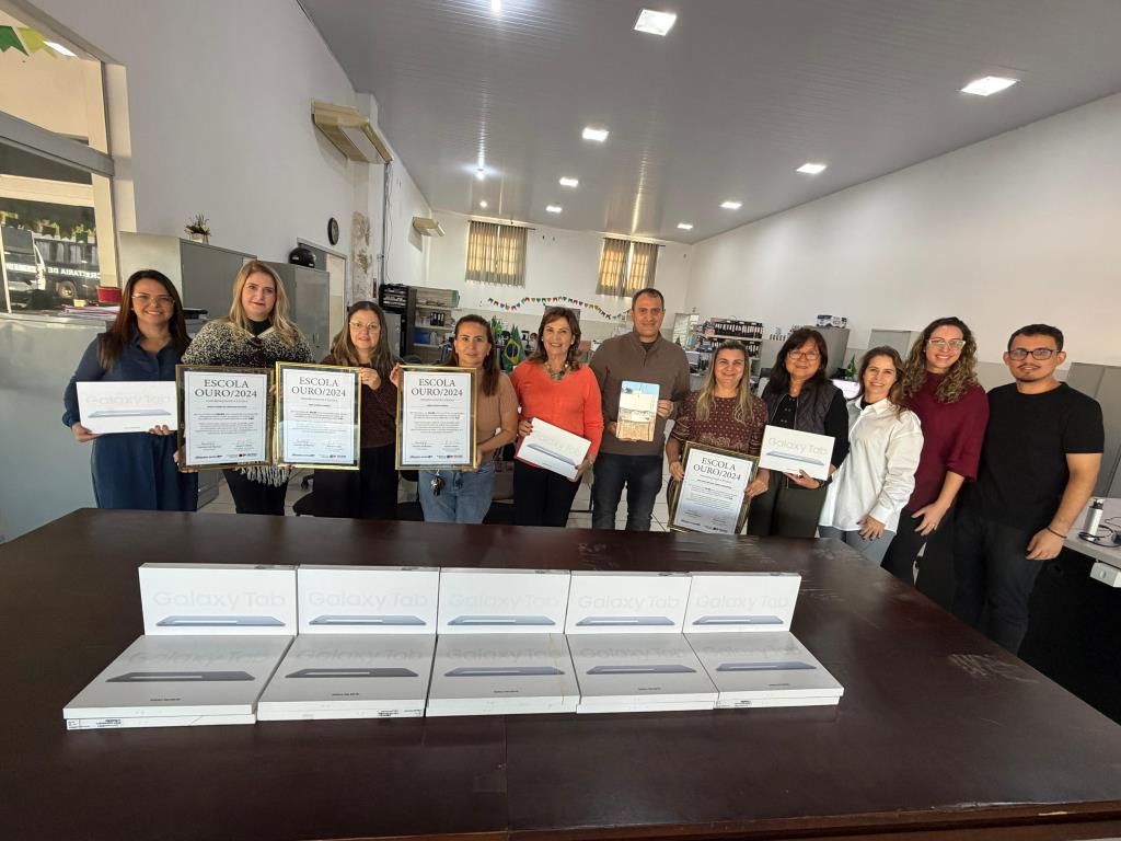 Escolas municipais recebem 28 tablets de última geração.