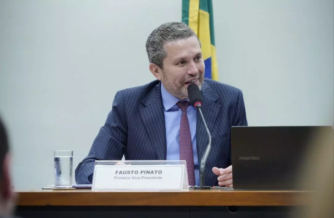 Fausto Pinato cobra transparência da Anvisa e protocola novo requerimento sobre restrições à tirzepatida vinda do Paraguai