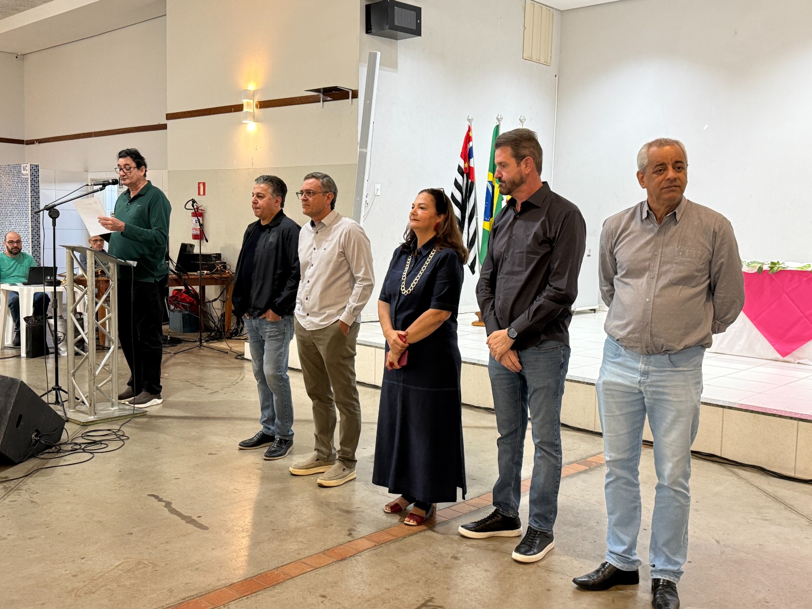 Com palestra voltada à formação de professores, Rede Municipal de Ensino realiza replanejamento 