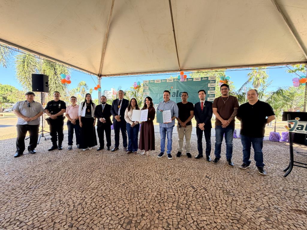 Prefeito Luis Henrique, secretária estadual Adriana Liporoni e autoridades participam da abertura do Circuito Integrado de Proteção às Mulheres em Jales