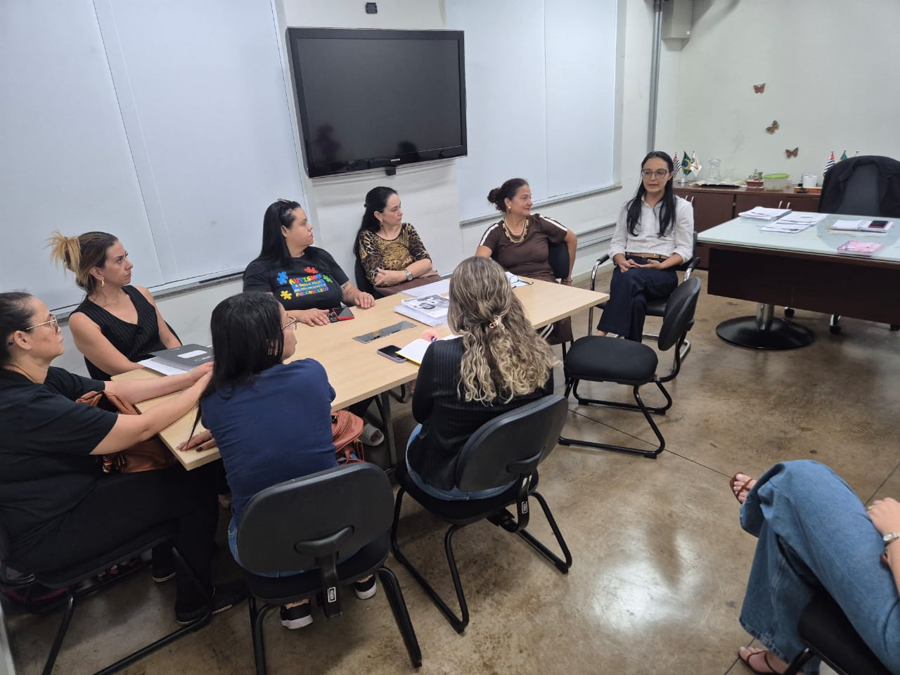 Com a presença da Secretária de Educação, CAE realiza reunião técnica