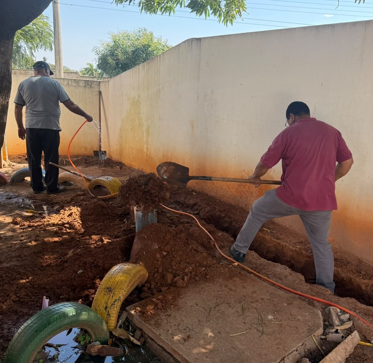 Prefeitura realiza consertos em esgoto da CEMEI “Sebastião Stroppa”