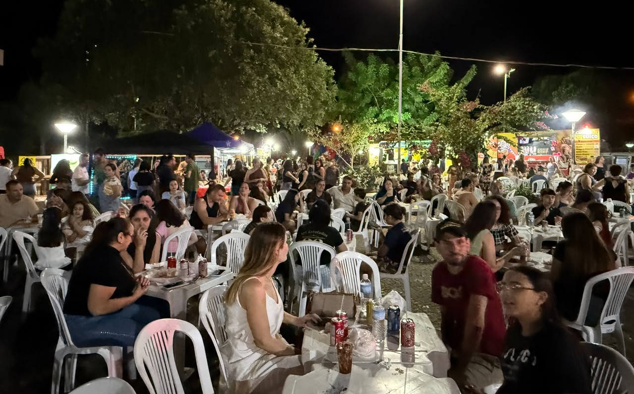 Festival do Morango atrai grande público no seu primeiro dia
