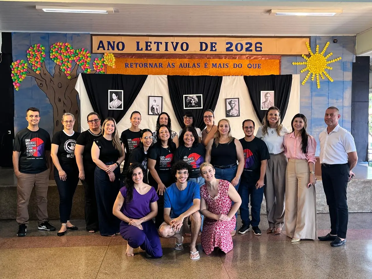 Agosto Lilás: espetáculo “Simplesmente Mulheres” leva reflexão sobre os desafios e a força feminina às escolas de Santa Fé do Sul