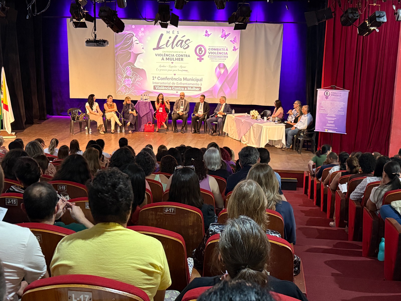 Conferência reúne autoridades e comunidade no combate à violência contra a mulher