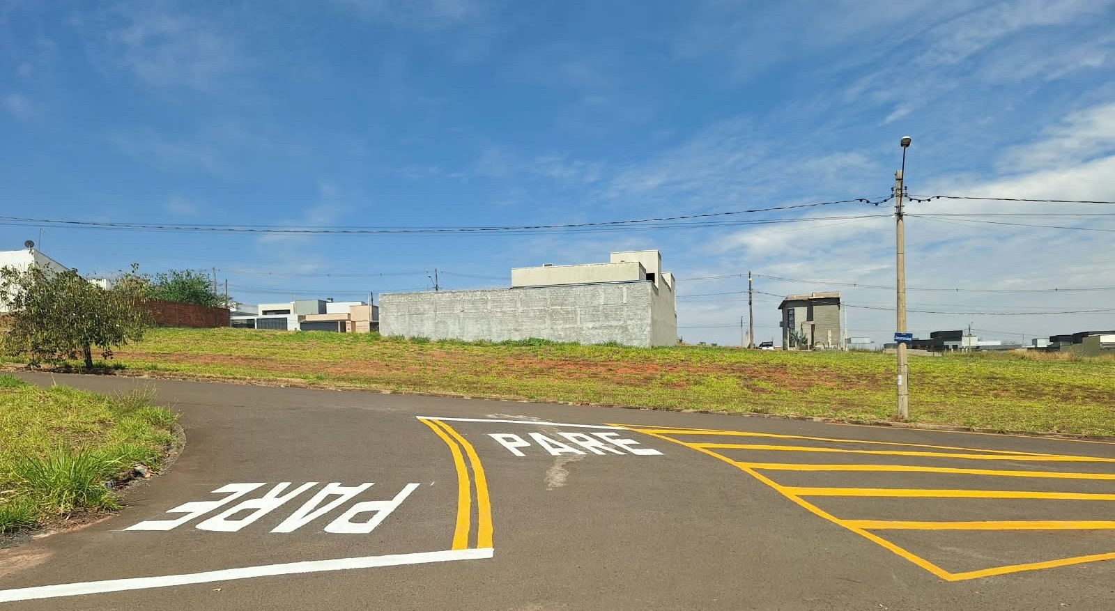 Sinalização viária é reforçada no bairro Mais Parque