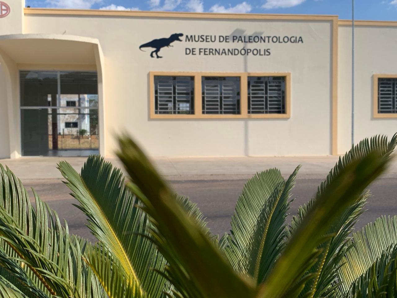 Para proteger acervo, Museu de Paleontologia recebe climatização