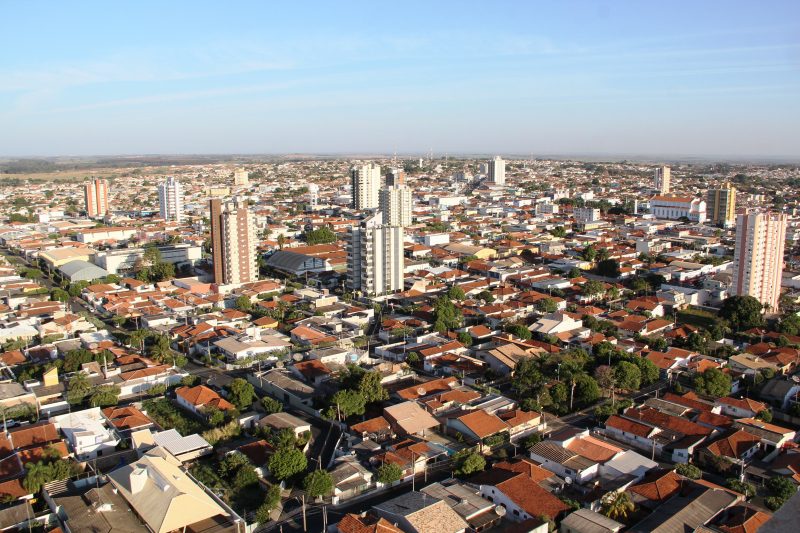 População de Fernandópolis cresce 3,5% e chega a 73,7 mil habitantes, aponta IBGE