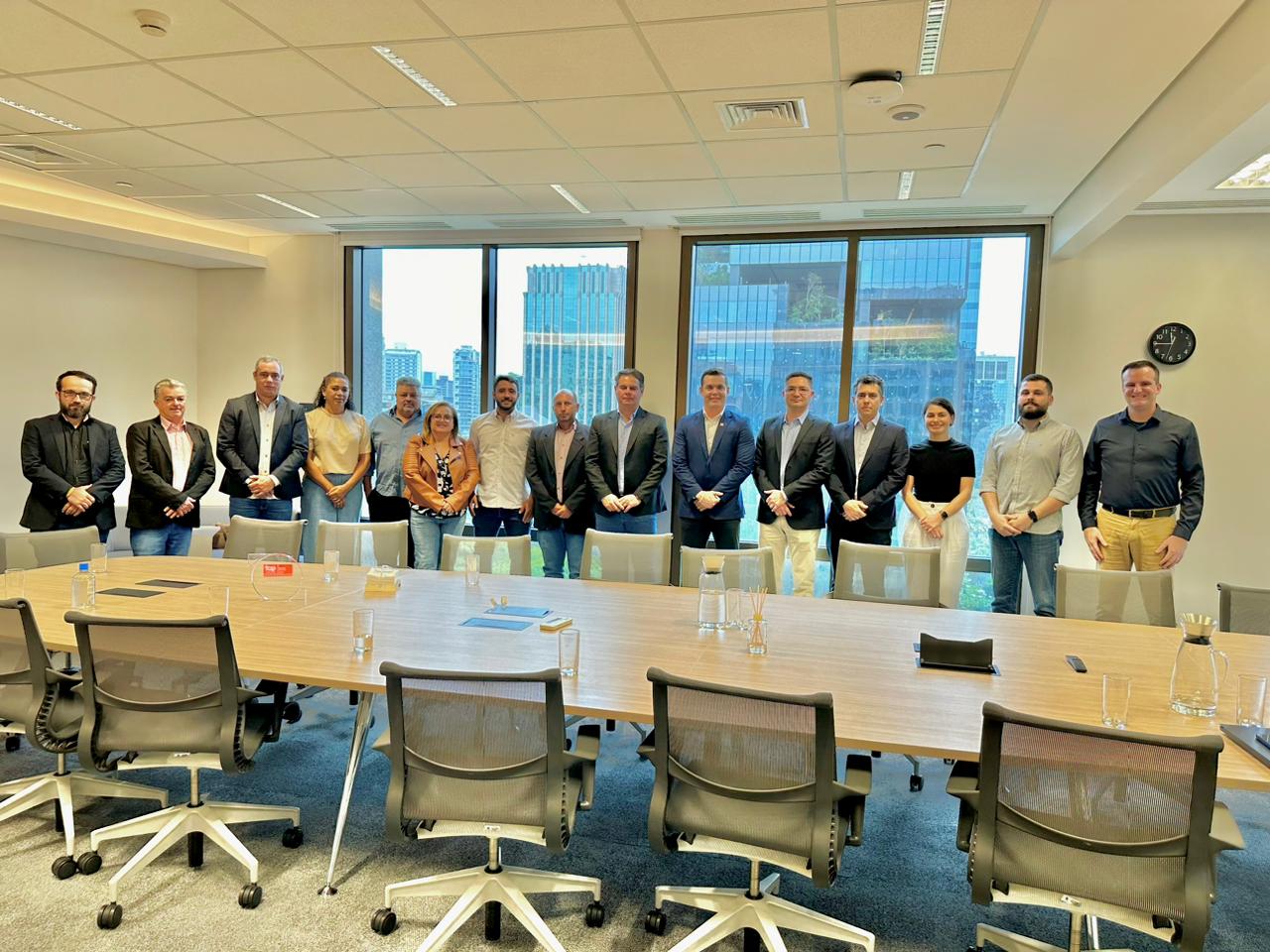 Macedônia apoia multinacional para implantação de usina de energia fotovoltaica no município.