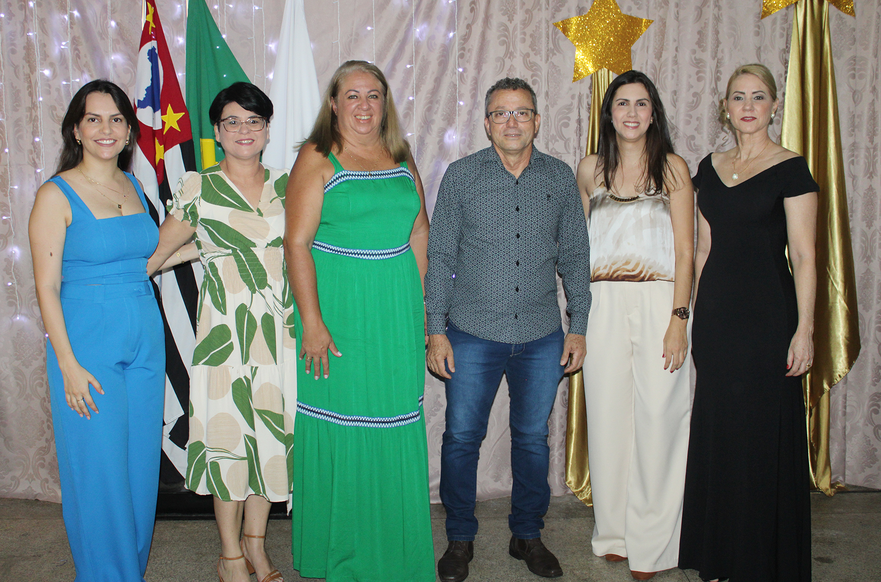 Formatura do 9º ano do ensino fundamental e do 3º ano do ensino médio na Escola Estadual Prefeito Paschoal Castrequini em Mira Estrela
