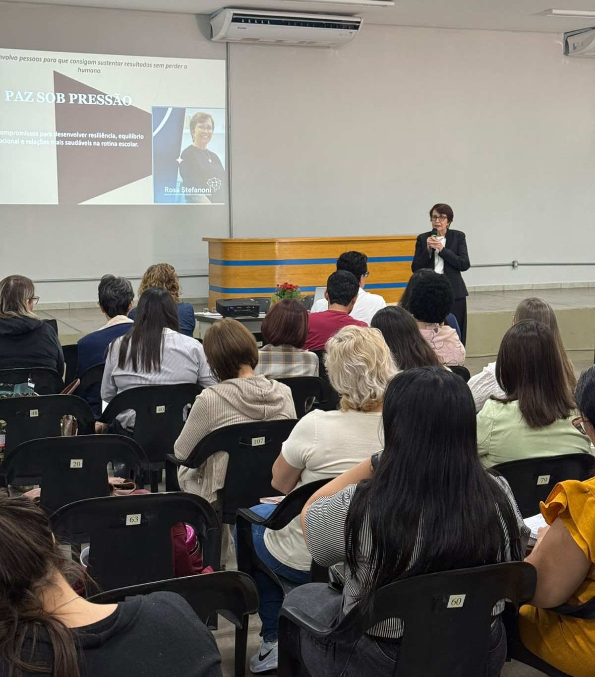 “Paz sob pressão” é tema de palestra motivacional para educadores