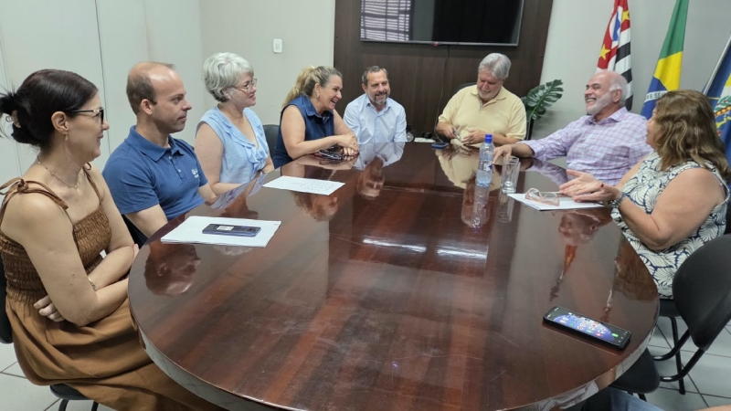 Prefeitura e Apae alinham solução conjunta para manutenção de monitores no transporte de alunos
