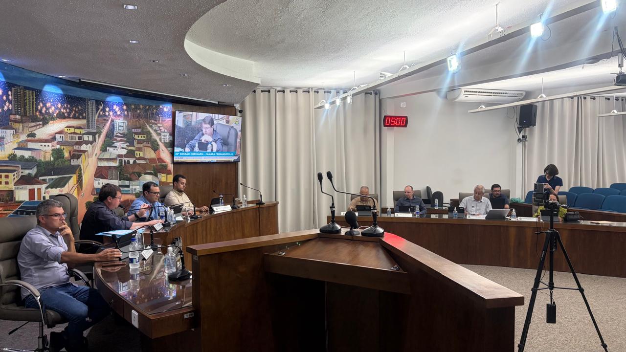Câmara de Fernandópolis aprova verba para a Educação em primeira sessão no novo horário das 19h