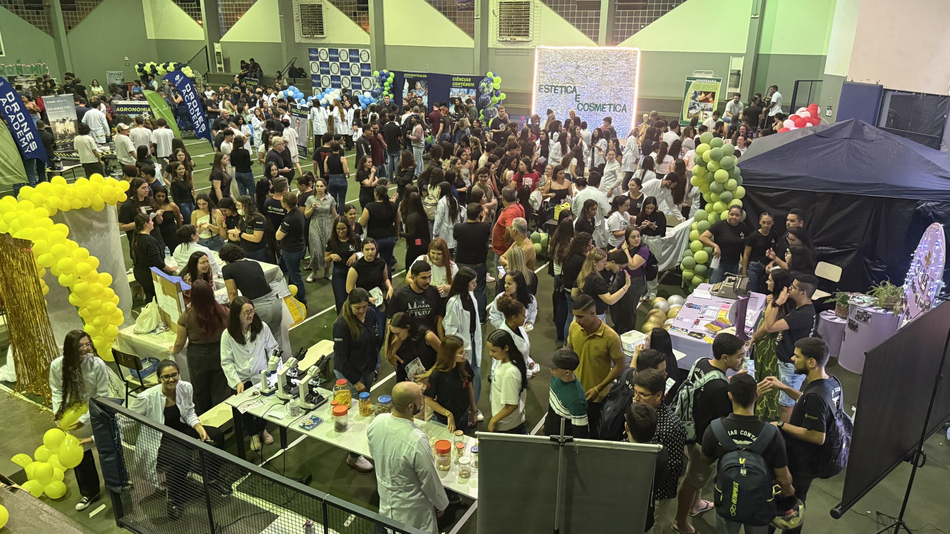 Feira de Profissões do UNIJALES reúne grande público em dia intenso de atividades
