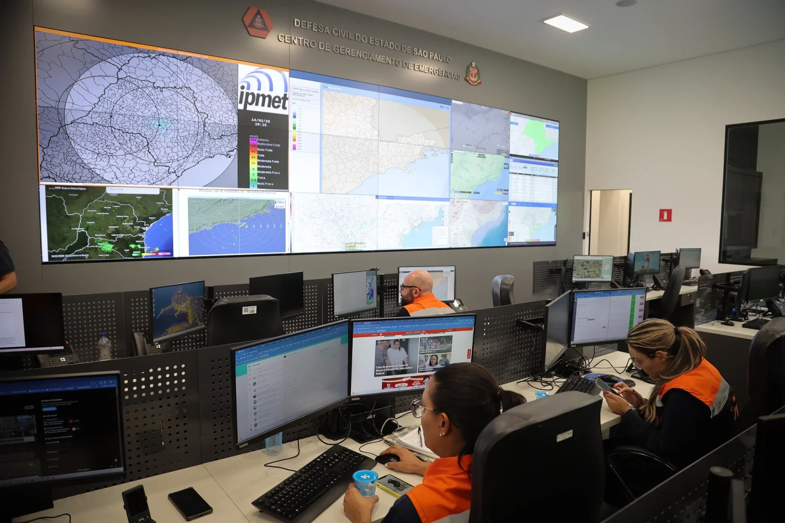 Aproximação de frente fria traz chuva forte e alerta para temporais em todo o estado de São Paulo