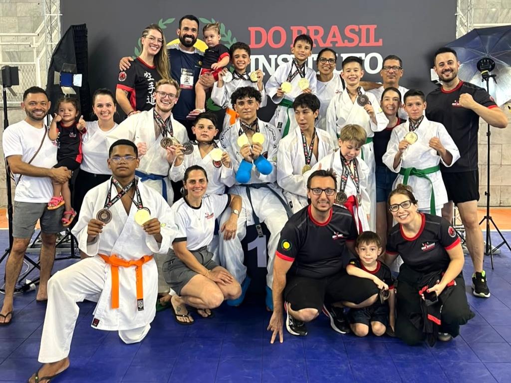 Karatecas de Jales conquistam 21 medalhas no Campeonato Brasileiro de Karatê JKS, no Rio de Janeiro