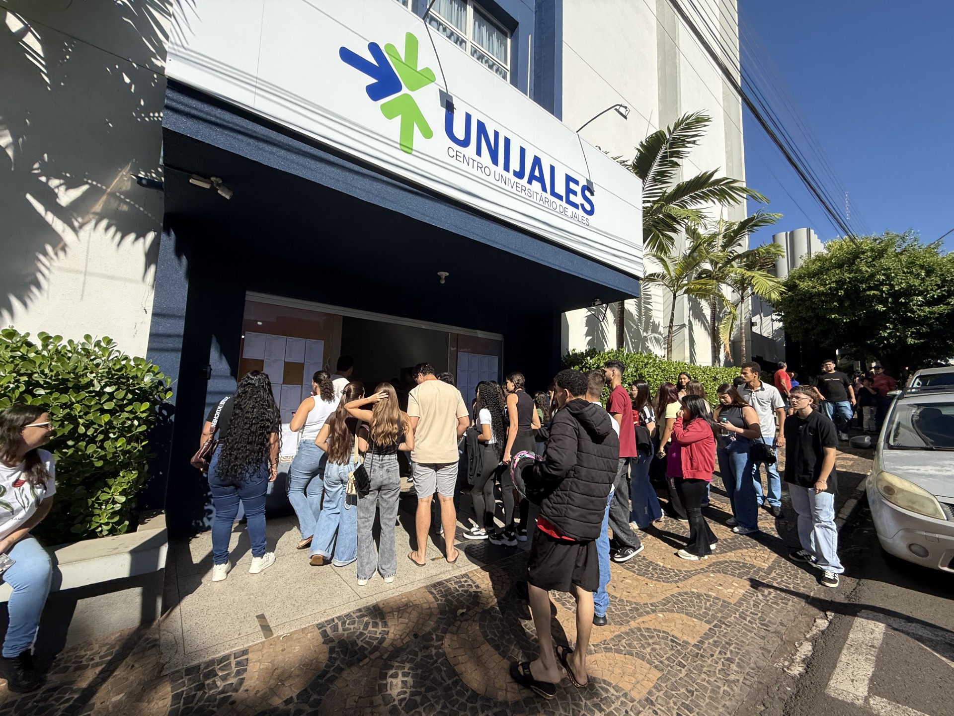 Vestibular do UNIJALES reúne candidatos de 34 municípios da região 