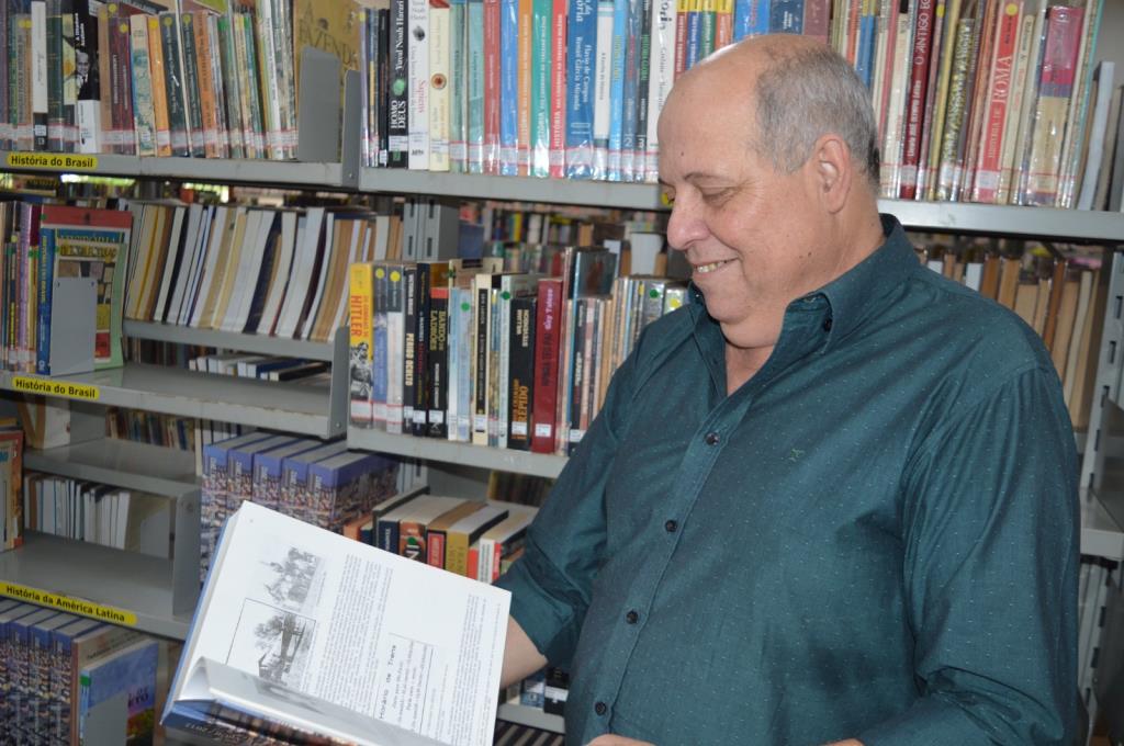 Um educador que luta para manter viva a história de Fernandópolis